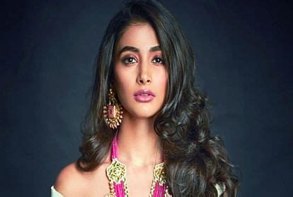 Fan asks Pooja Hegde to share a ‘naked’ picture, this is what she ...